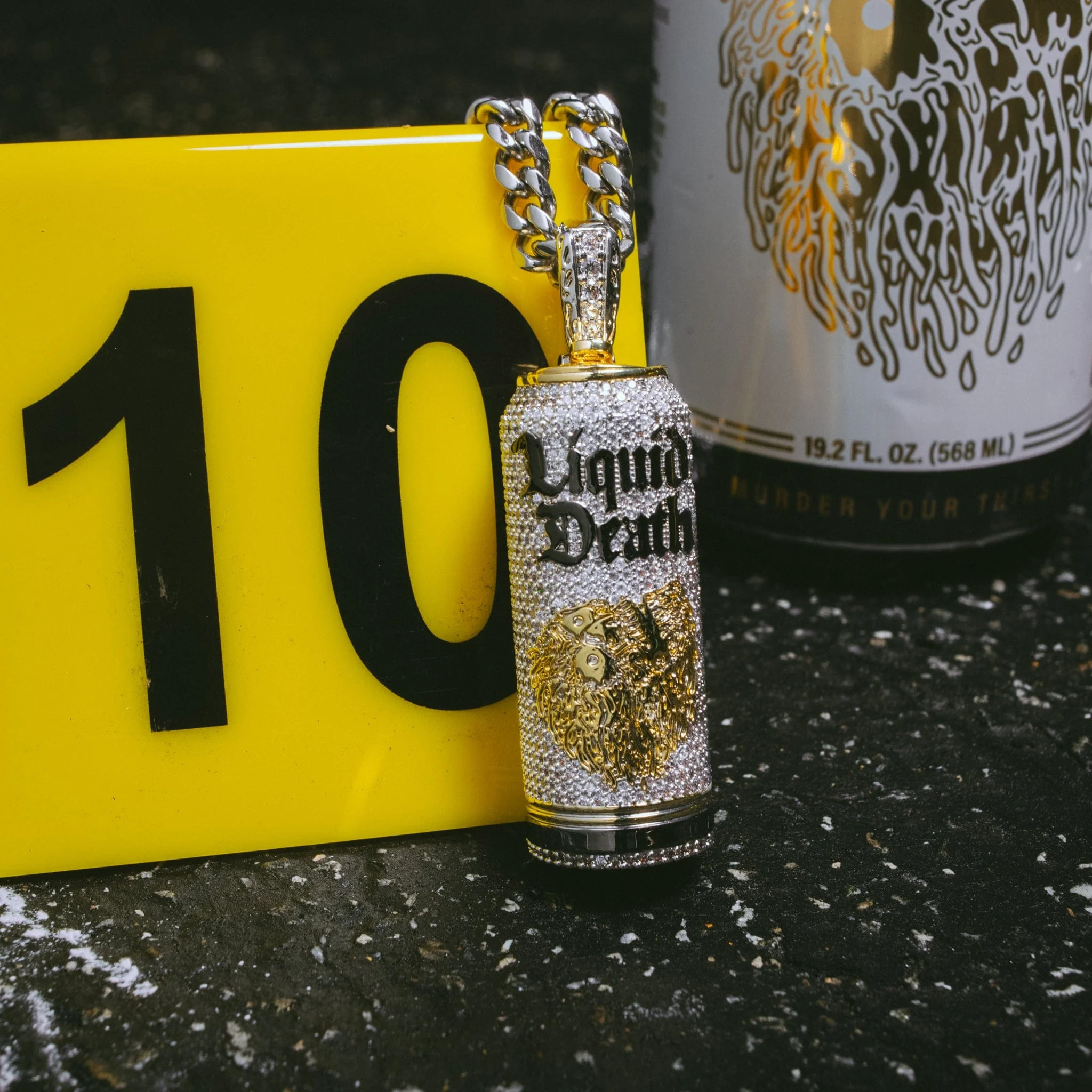 Liquid Death x King Ice - Collana Iced lattina acqua naturale